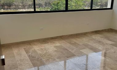 Casa de 4 recámaras en renta dentro de privada con amenidades en Conkal, Mérida