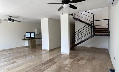 Casa de 4 recámaras en renta dentro de privada con amenidades en Conkal, Mérida