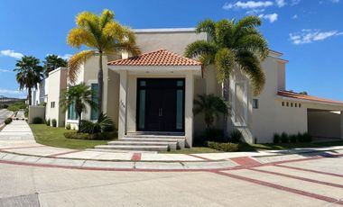 CASA EN VENTA TUXTLA GUTIÉRREZ CHIAPAS, UBICADA EN LOMAS DEL CAMPESTRE