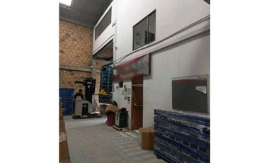 VENDO-ARRIENDO BODEGA BARRIO 12 DE OCTUBRE
