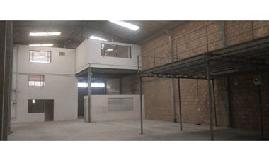 VENDO-ARRIENDO BODEGA BARRIO 12 DE OCTUBRE