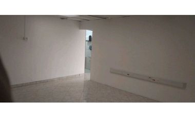 VENDO-ARRIENDO BODEGA BARRIO 12 DE OCTUBRE