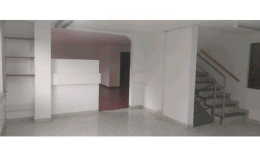VENDO-ARRIENDO BODEGA BARRIO 12 DE OCTUBRE