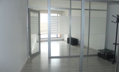Arriendo Oficina El Lago Ed. Osaka Trade Center, Bogotá