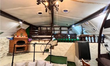 FINCA EN SANTA ELENA CON 5 CABAÑAS EN EL BOSQUE Y QUEBRADA