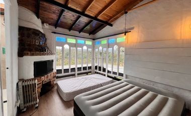 FINCA EN SANTA ELENA CON 5 CABAÑAS EN EL BOSQUE Y QUEBRADA