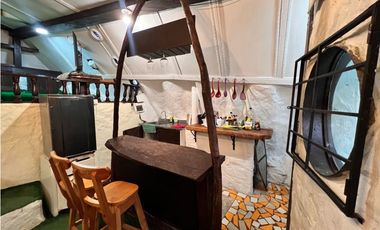 FINCA EN SANTA ELENA CON 5 CABAÑAS EN EL BOSQUE Y QUEBRADA