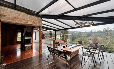 FINCA EN SANTA ELENA CON 5 CABAÑAS EN EL BOSQUE Y QUEBRADA