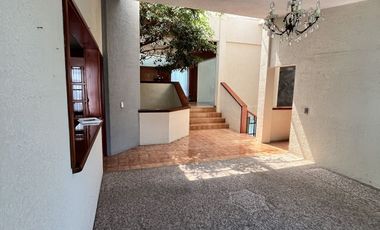 Renta casa y descubre tu nuevo hogar en Loma de Valle Escondido