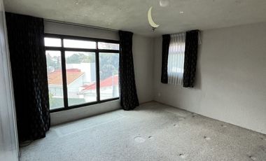 Renta casa y descubre tu nuevo hogar en Loma de Valle Escondido