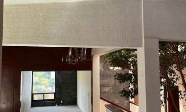 Renta casa y descubre tu nuevo hogar en Loma de Valle Escondido