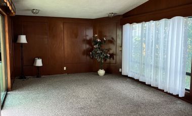 Renta casa y descubre tu nuevo hogar en Loma de Valle Escondido