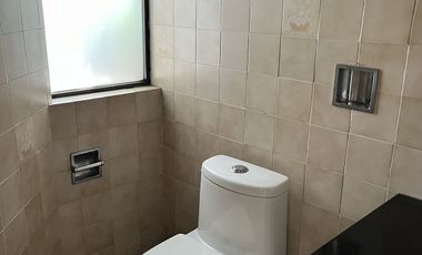 Renta casa y descubre tu nuevo hogar en Loma de Valle Escondido