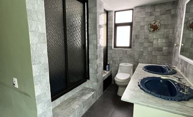 Renta casa y descubre tu nuevo hogar en Loma de Valle Escondido