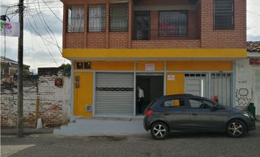 SE VENDE CASA LOCAL COMERCIAL Y VIVIENDAS INDEPENDIENTE EN LA VICTORIA