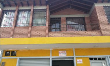 SE VENDE CASA LOCAL COMERCIAL Y VIVIENDAS INDEPENDIENTE EN LA VICTORIA