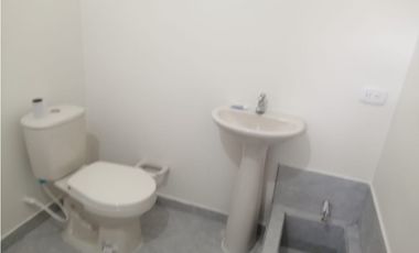 SE VENDE CASA LOCAL COMERCIAL Y VIVIENDAS INDEPENDIENTE EN LA VICTORIA