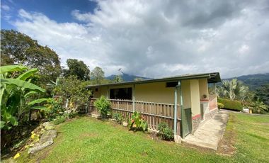 ACSI 1142. Se vende finca en Anolaima.