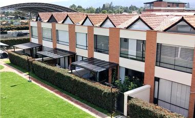 VENDO CASA PARA ESTRENAR EN CHIA