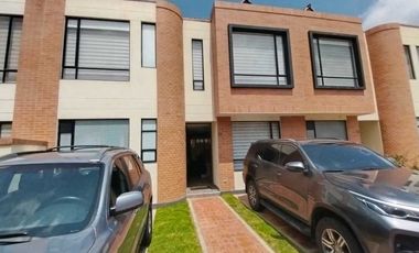 VENDO CASA PARA ESTRENAR EN CHIA