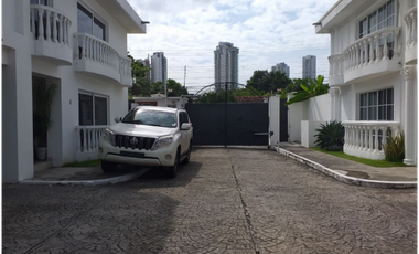 VENTA DE CASA  RUE ROYAL
