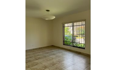 EMBASSY GARDENS | CLAYTON | SE ALQUILA DUPLEX| 4R | 5.1/2 B | 2P