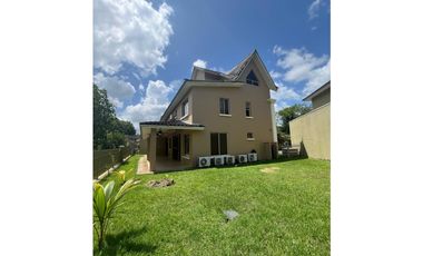 EMBASSY GARDENS | CLAYTON | SE ALQUILA DUPLEX| 4R | 5.1/2 B | 2P