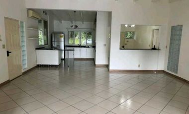 CASA DUPLEX EN CERRO ANCON 4REC  4.5 B 1400M2 RODEADA DE NATURALEZA