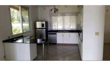 CASA DUPLEX EN CERRO ANCON 4REC  4.5 B 1400M2 RODEADA DE NATURALEZA