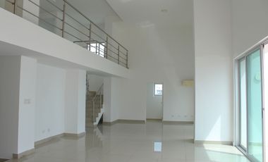 SE ALQUILA APARTAMENTO PH SEVILLA COSTA DEL ESTE