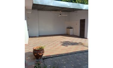 Casa ideal de 3 dormitorios sobre asfalto en Barranqueras