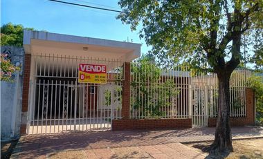 Casa ideal de 3 dormitorios sobre asfalto en Barranqueras