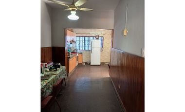 Casa ideal de 3 dormitorios sobre asfalto en Barranqueras