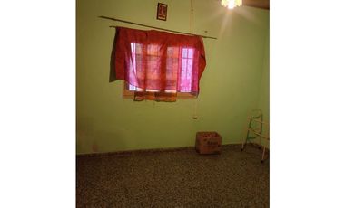 Casa ideal de 3 dormitorios sobre asfalto en Barranqueras