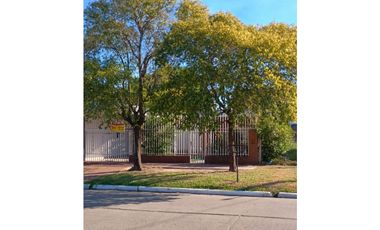 Casa ideal de 3 dormitorios sobre asfalto en Barranqueras