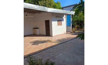 Casa ideal de 3 dormitorios sobre asfalto en Barranqueras