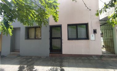 CASA SOBRE TACUARI CASI LAVALLE