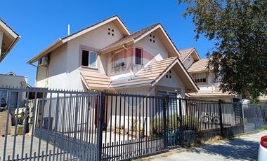 Acogedora casa en venta - Buin