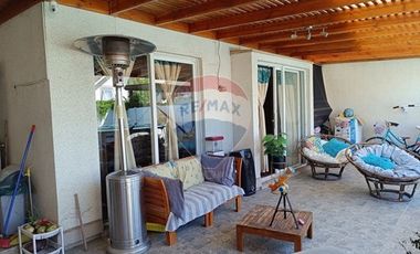 Acogedora casa en venta - Buin