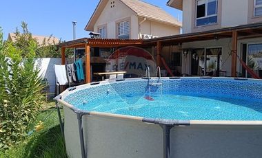 Acogedora casa en venta - Buin