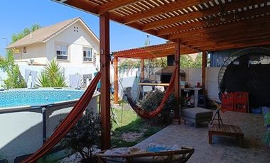 Acogedora casa en venta - Buin