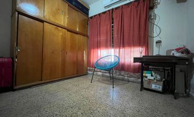 casa 4 ambientes en venta  Adrogue