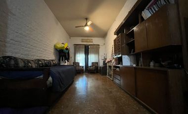 casa 4 ambientes en venta  Adrogue