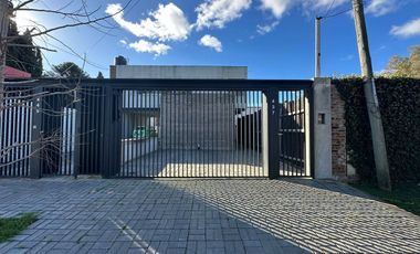 Casa en venta City Bell 2 Dormitorios moderna
