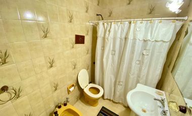 Venta casa de 5 ambientes C/cochera APTO CREDITO