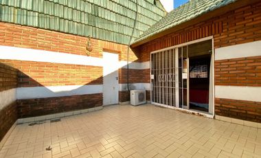 Venta casa de 5 ambientes C/cochera APTO CREDITO