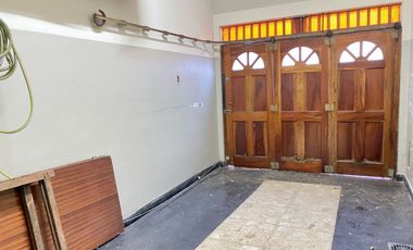 Venta casa de 5 ambientes C/cochera APTO CREDITO
