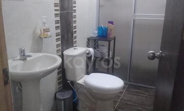 Casa en la margen izquierda con 3 Apartamentos Independientes Balcón y Espacios Amplios