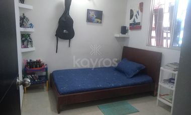 Casa en la margen izquierda con 3 Apartamentos Independientes Balcón y Espacios Amplios