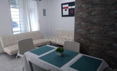 Casa en la margen izquierda con 3 Apartamentos Independientes Balcón y Espacios Amplios
